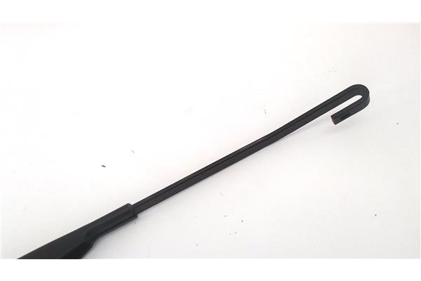 Recambio de brazo limpiaparabrisas trasero para opel combo furgón/ranchera familiar 1.7 di 16v referencia OEM IAM 09225630  