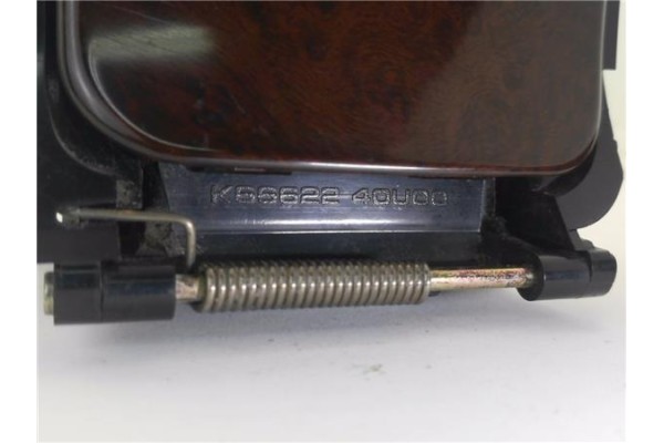 Recambio de cenicero para nissan maxima qx (a32) 2.0 referencia OEM IAM K6662240U00  