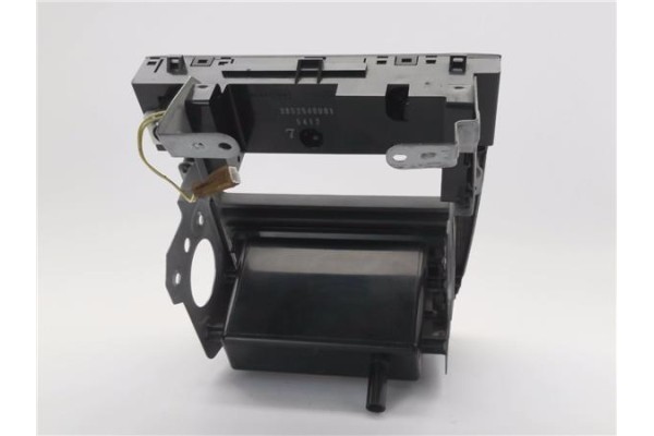 Recambio de embellecedor consola central para nissan maxima qx (a32) 2.0 referencia OEM IAM 6826044U1U 2852540U01 