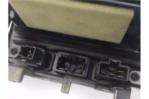 Recambio de embellecedor consola central para nissan maxima qx (a32) 2.0 referencia OEM IAM 6826044U1U 2852540U01 