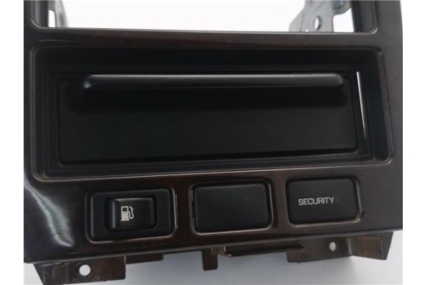 Recambio de embellecedor consola central para nissan maxima qx (a32) 2.0 referencia OEM IAM 6826044U1U 2852540U01 