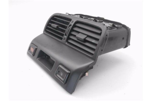 Recambio de rejilla entrada de aire para nissan maxima qx (a32) 2.0 referencia OEM IAM 6875040U00 6875044U00 