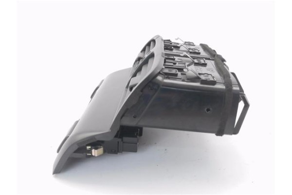 Recambio de rejilla entrada de aire para nissan maxima qx (a32) 2.0 referencia OEM IAM 6875040U00 6875044U00 