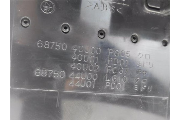 Recambio de rejilla entrada de aire para nissan maxima qx (a32) 2.0 referencia OEM IAM 6875040U00 6875044U00 