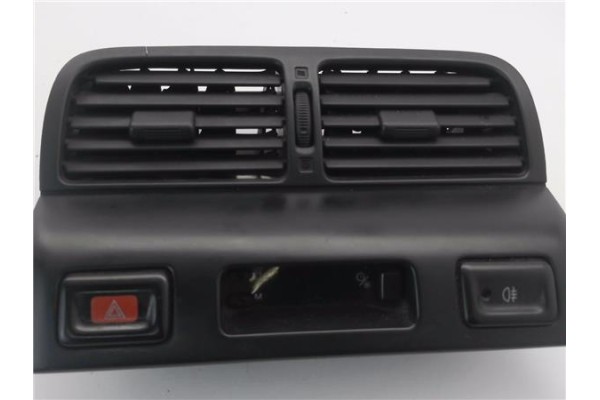 Recambio de rejilla entrada de aire para nissan maxima qx (a32) 2.0 referencia OEM IAM 6875040U00 6875044U00 