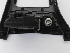 Recambio de embellecedor consola central para opel astra h gtc 1.9 cdti referencia OEM IAM 331985437  