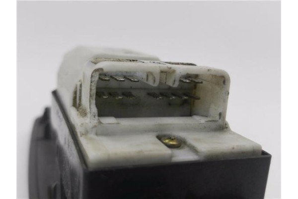 Recambio de mando elevalunas delantero izquierdo para toyota rav 4 i (sxa1_) 2.0 16v referencia OEM IAM 8482042030  