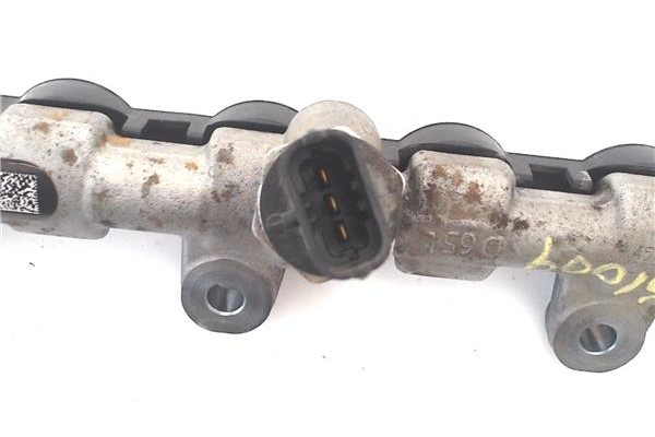 Recambio de rampa inyectores para renault master iii combi 2.3 l2h2 3,5t referencia OEM IAM 0445214258 175215697R 