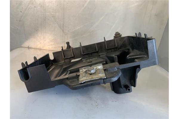 Recambio de soporte bateria para seat ibiza berlina (6j5) 1.9 tdi referencia OEM IAM 6Q0915331D  
