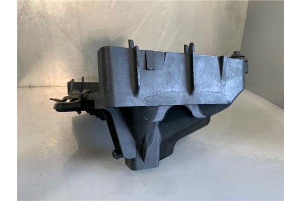 Recambio de soporte bateria para seat ibiza berlina (6j5) 1.9 tdi referencia OEM IAM 6Q0915331D  