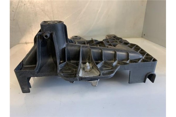 Recambio de soporte bateria para seat ibiza berlina (6j5) 1.9 tdi referencia OEM IAM 6Q0915331D  