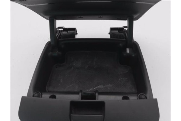 Recambio de portaobjetos consola central para hyundai i30 (fd) 1.6 crdi referencia OEM IAM 847702L000  