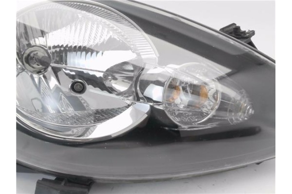 Recambio de faro delantero dcho para toyota aygo (kgb/wnb) 1.0 básico referencia OEM IAM 811100H070 89092755 