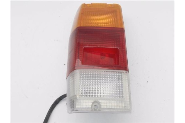 Recambio de piloto trasero izquierdo para nissan vanette (c220) 2.0 vanette bus slx diesel referencia OEM IAM 67732740  