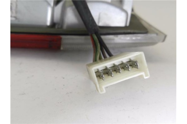 Recambio de piloto trasero izquierdo para nissan vanette (c220) 2.0 vanette bus slx diesel referencia OEM IAM 67732740  