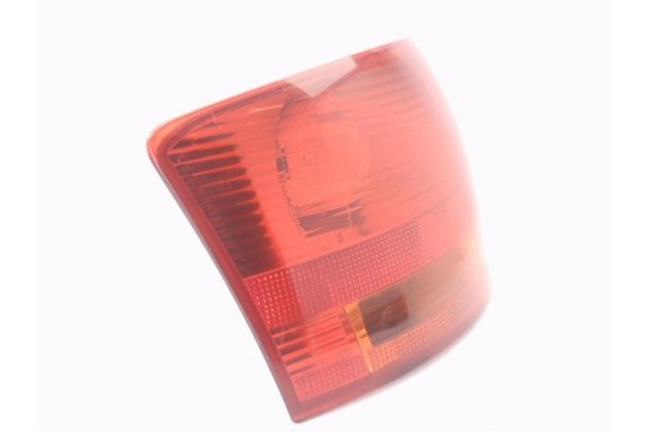 Recambio de piloto trasero izquierdo para audi a4 avant (8e) 1.9 tdi referencia OEM IAM 8E9945095C  