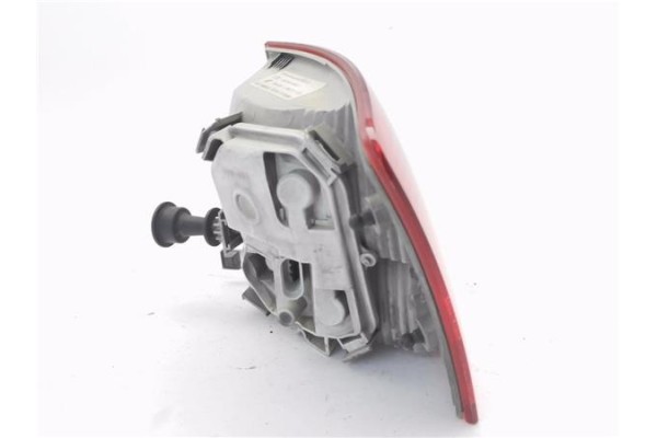 Recambio de piloto trasero izquierdo para audi a4 avant (8e) 1.9 tdi referencia OEM IAM 8E9945095C  