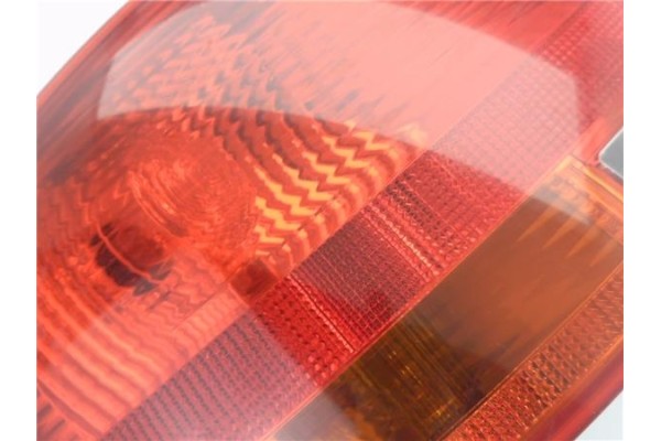 Recambio de piloto trasero izquierdo para audi a4 avant (8e) 1.9 tdi referencia OEM IAM 8E9945095C  