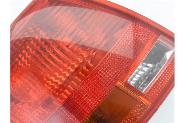 Recambio de piloto trasero izquierdo para audi a4 avant (8e) 1.9 tdi referencia OEM IAM 8E9945095C  