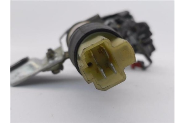 Recambio de cierre electromagnetico delantero derecho para suzuki vitara (se/sf/et) 1.6 (et) referencia OEM IAM 8327061A00  