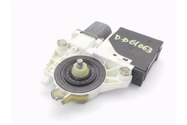 Recambio de motor elevalunas delantero derecho para volkswagen golf v plus (5m1) 2.0 tdi 16v referencia OEM IAM 5M1837402G 1K095