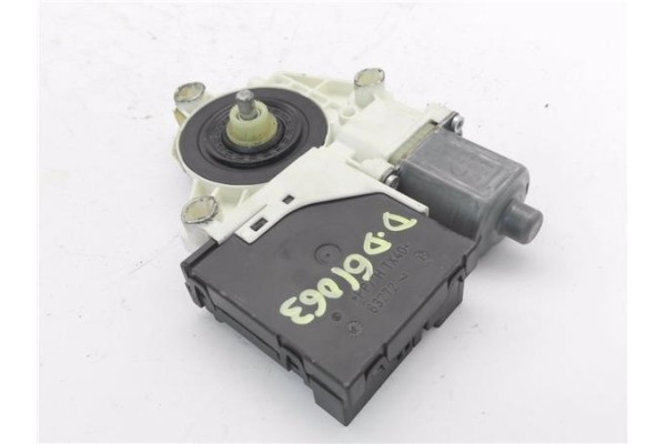 Recambio de motor elevalunas delantero derecho para volkswagen golf v plus (5m1) 2.0 tdi 16v referencia OEM IAM 5M1837402G 1K095