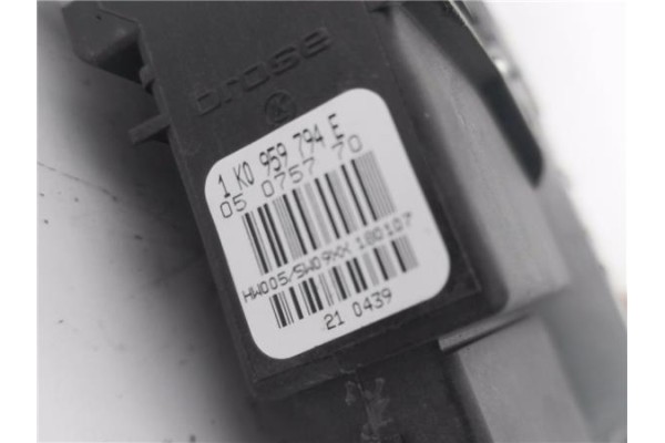 Recambio de motor elevalunas trasero derecho para volkswagen golf v plus (5m1) 2.0 tdi 16v referencia OEM IAM 5M0839402C 1K09597