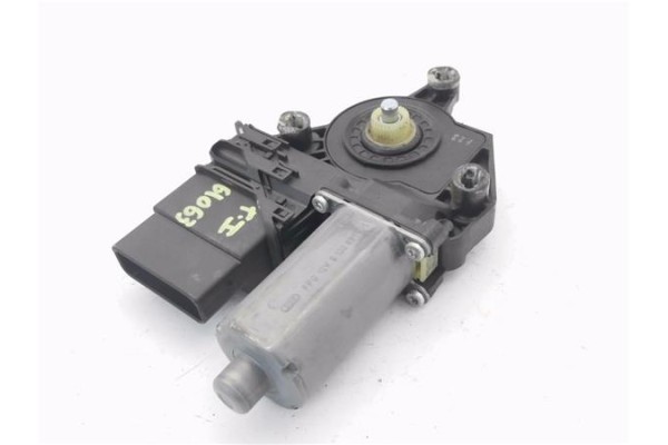 Recambio de motor elevalunas trasero izquierdo para volkswagen golf v plus (5m1) 2.0 tdi 16v referencia OEM IAM 982549101 130821
