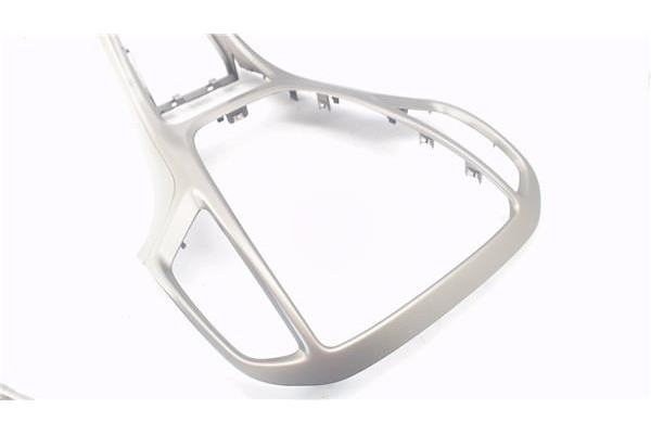 Recambio de embellecedor consola central para opel astra j 1.7 cdti referencia OEM IAM 13257562 JCI1709226 