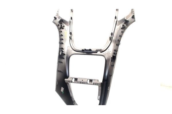 Recambio de embellecedor consola central para opel astra j 1.7 cdti referencia OEM IAM 13257562 JCI1709226 