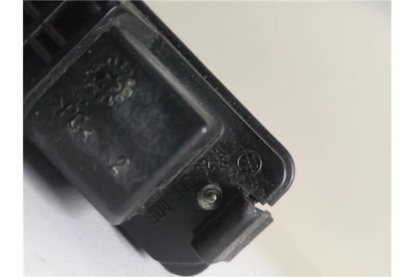 Recambio de piloto matricula para volkswagen golf v (1k1) 1.9 tdi referencia OEM IAM 3D0943021A  