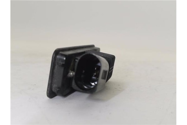 Recambio de piloto matricula para volkswagen golf v (1k1) 1.9 tdi referencia OEM IAM 3D0943021A  