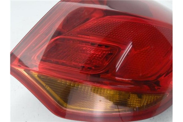 Recambio de piloto trasero derecho para opel astra j 1.7 cdti referencia OEM IAM 13262012  