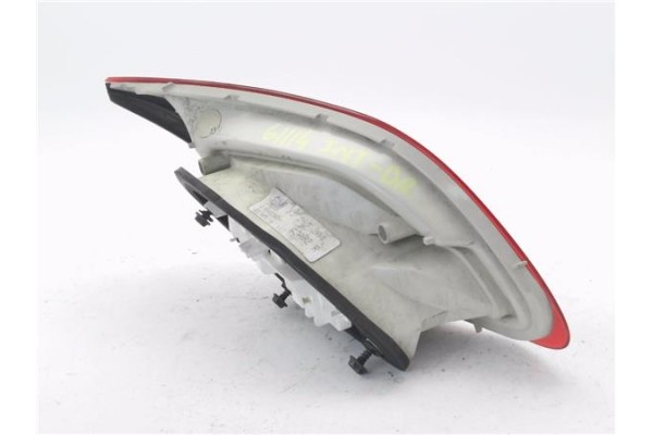 Recambio de piloto porton trasero derecho para opel astra j 1.7 cdti referencia OEM IAM 13263201  