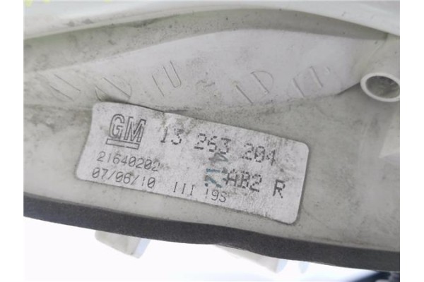 Recambio de piloto porton trasero derecho para opel astra j 1.7 cdti referencia OEM IAM 13263201  