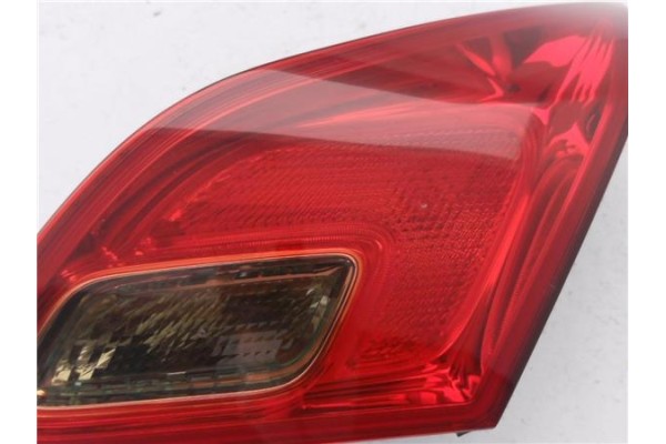 Recambio de piloto porton trasero derecho para opel astra j 1.7 cdti referencia OEM IAM 13263201  