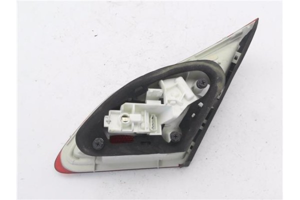 Recambio de piloto porton trasero izquierdo para opel astra j 1.7 cdti referencia OEM IAM 13263203  