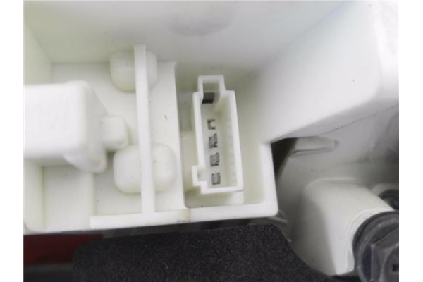 Recambio de piloto porton trasero izquierdo para opel astra j 1.7 cdti referencia OEM IAM 13263203  