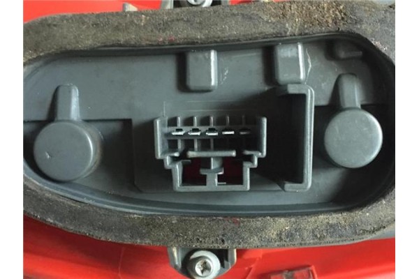 Recambio de piloto trasero derecho para fiat punto ii berlina (188)(1999) 1.2 8v [1,2 ltr. - 44 kw cat] referencia OEM IAM 28620