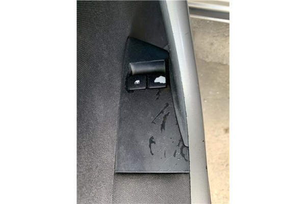 Recambio de mando elevalunas delantero izquierdo para opel astra j 1.7 cdti referencia OEM IAM 13305978  