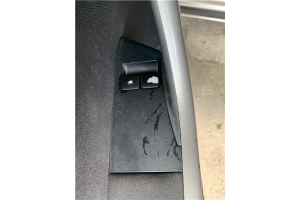 Recambio de mando elevalunas delantero izquierdo para opel astra j 1.7 cdti referencia OEM IAM 13305978  