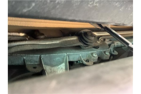 Recambio de motor limpiaparabrisas delantero para opel astra j 1.7 cdti referencia OEM IAM 13262434  