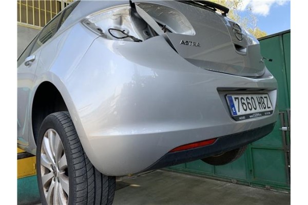 Recambio de paragolpes trasero para opel astra j 1.7 cdti referencia OEM IAM 13266587 13348049 