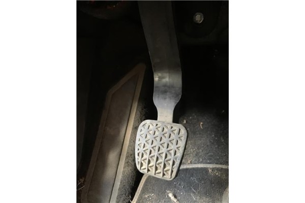 Recambio de pedal embrague para opel astra j 1.7 cdti referencia OEM IAM 13331937  