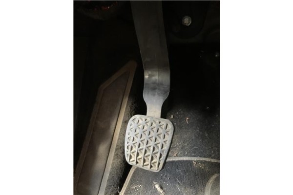 Recambio de pedal embrague para opel astra j 1.7 cdti referencia OEM IAM 13331937  
