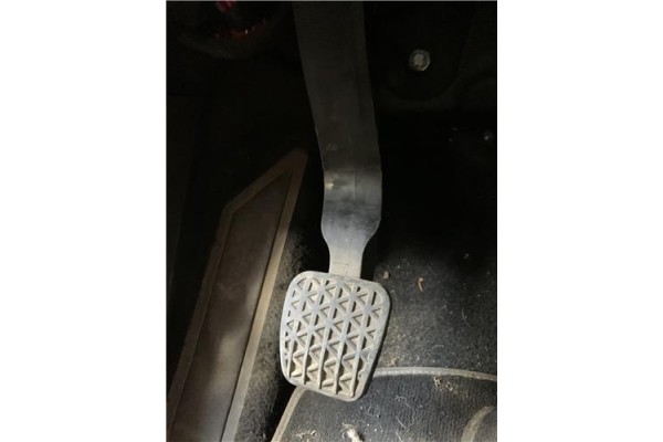 Recambio de pedal embrague para opel astra j 1.7 cdti referencia OEM IAM 13331937  