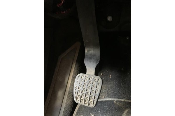 Recambio de pedal embrague para opel astra j 1.7 cdti referencia OEM IAM 13331937  