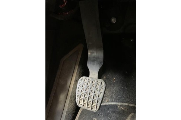 Recambio de pedal embrague para opel astra j 1.7 cdti referencia OEM IAM 13331937  