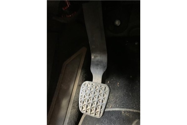 Recambio de pedal embrague para opel astra j 1.7 cdti referencia OEM IAM 13331937  