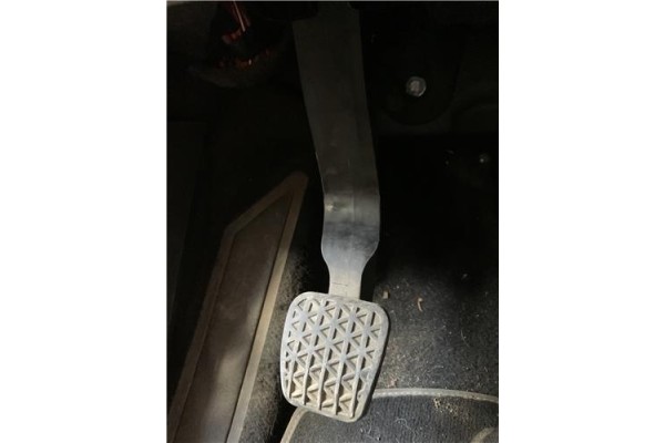 Recambio de pedal embrague para opel astra j 1.7 cdti referencia OEM IAM 13331937  